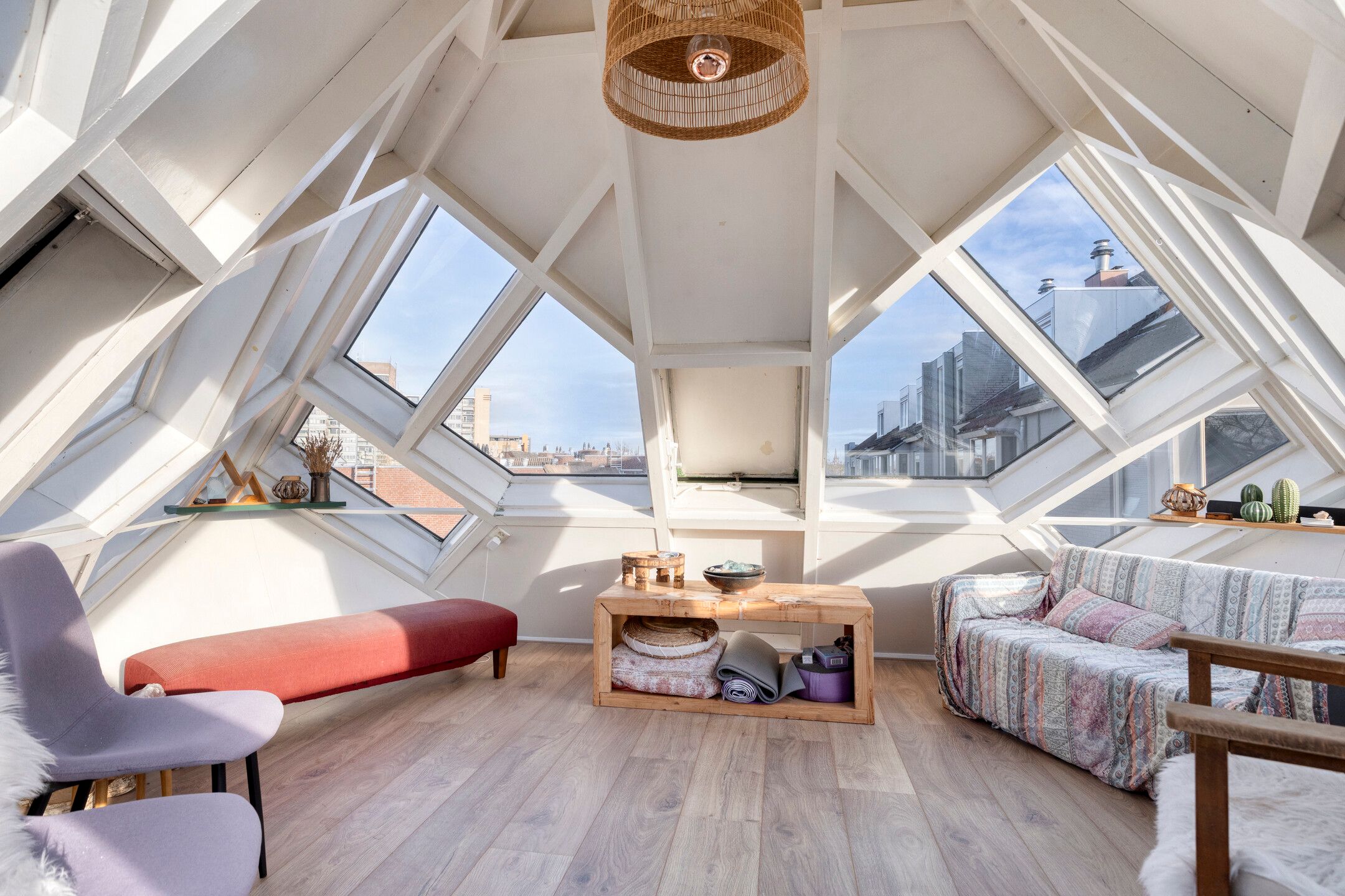 529.jpg?options=width=2160