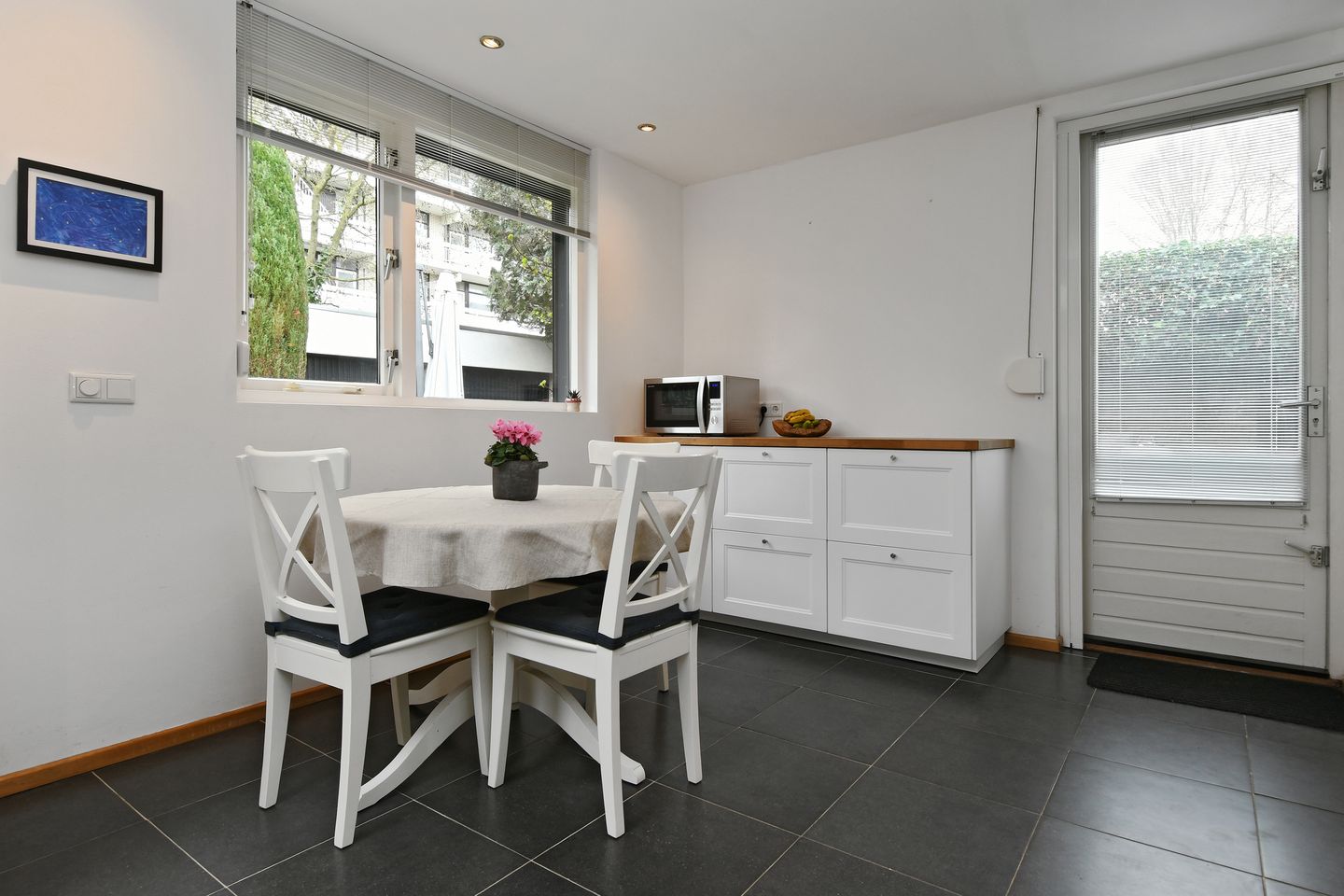Spacious Extended Semi-Detached House with 5 Bedrooms and Double Garage Space — 15