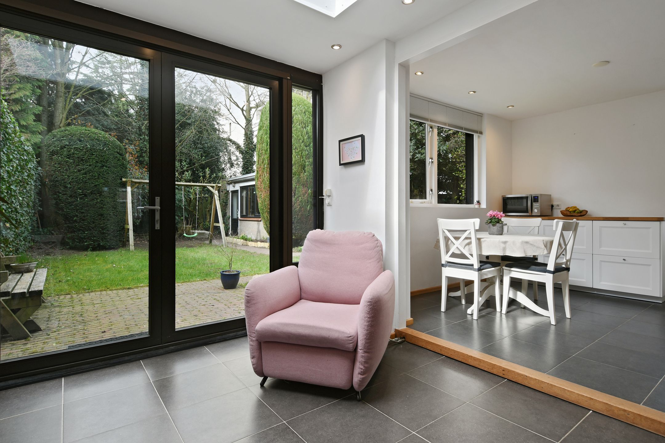 Spacious Extended Semi-Detached House with 5 Bedrooms and Double Garage Space — 13