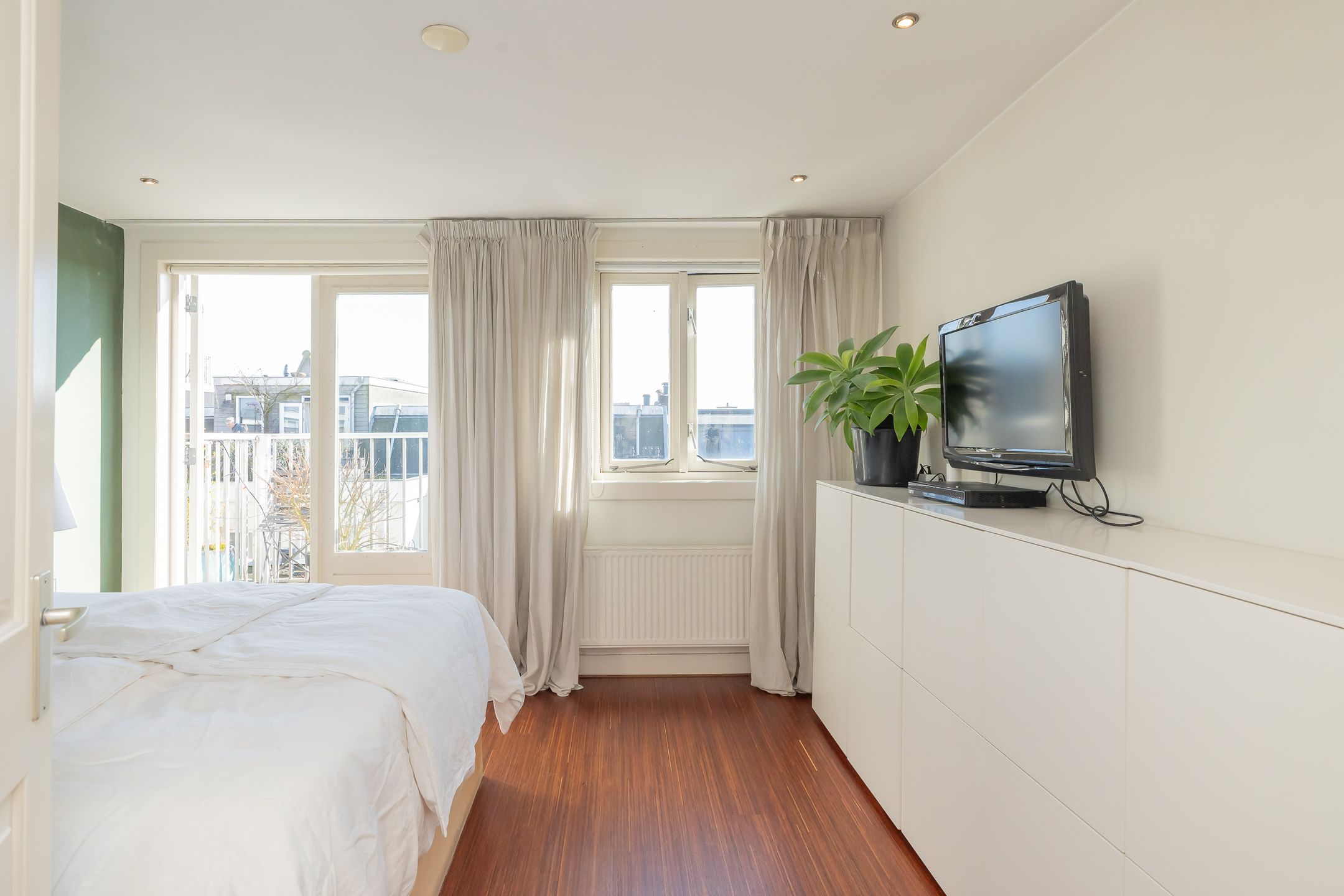 Foto 21 van Van Hogendorpstraat 153-3