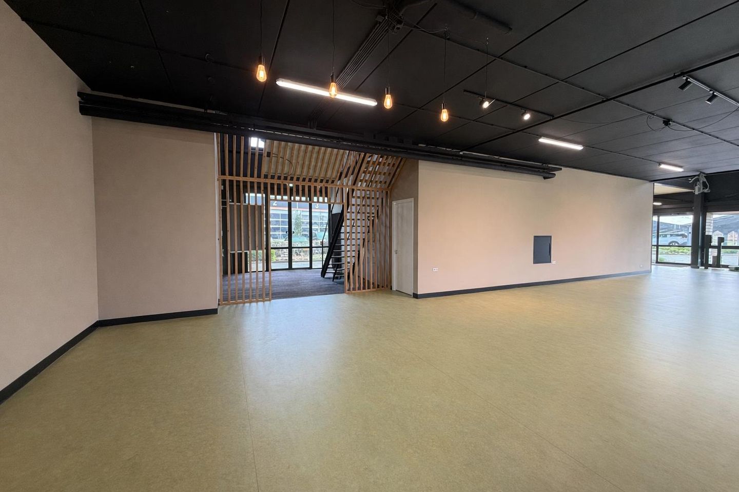 View photo 3 of Parelweg 13