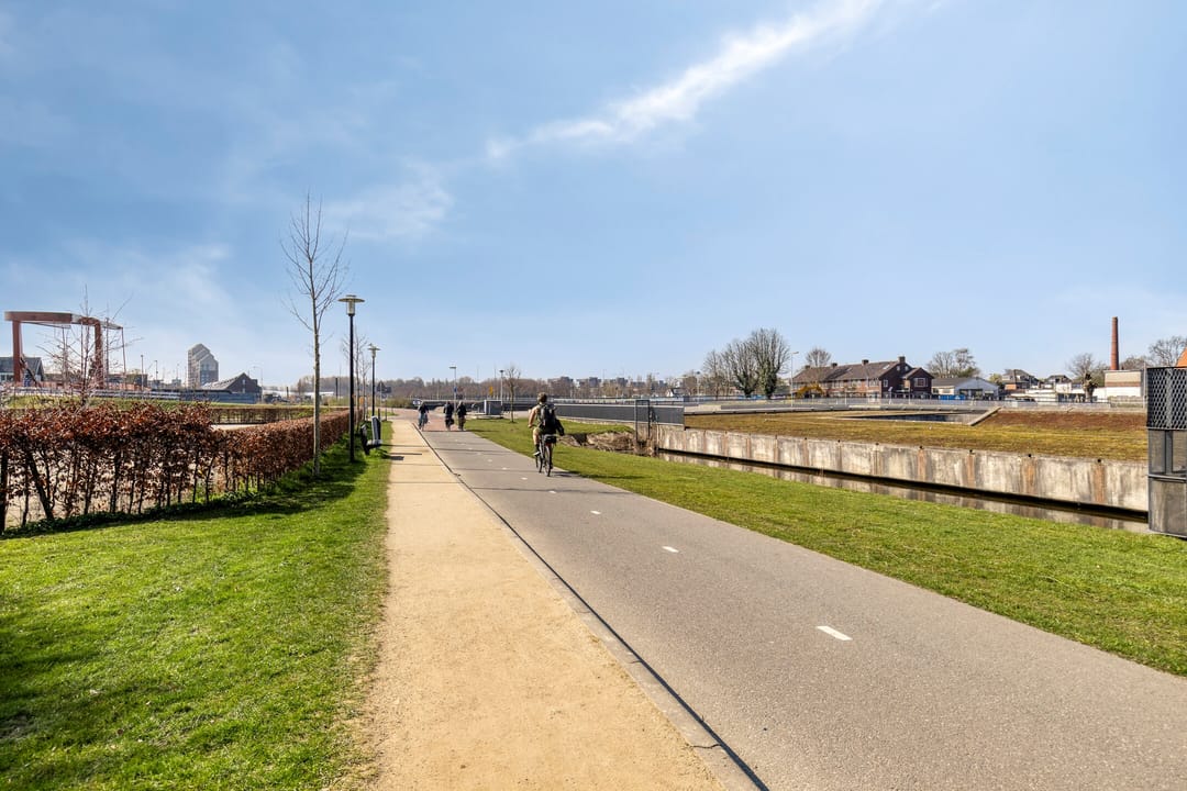 Foto 41 van Charlotte de Bourbonstraat 18