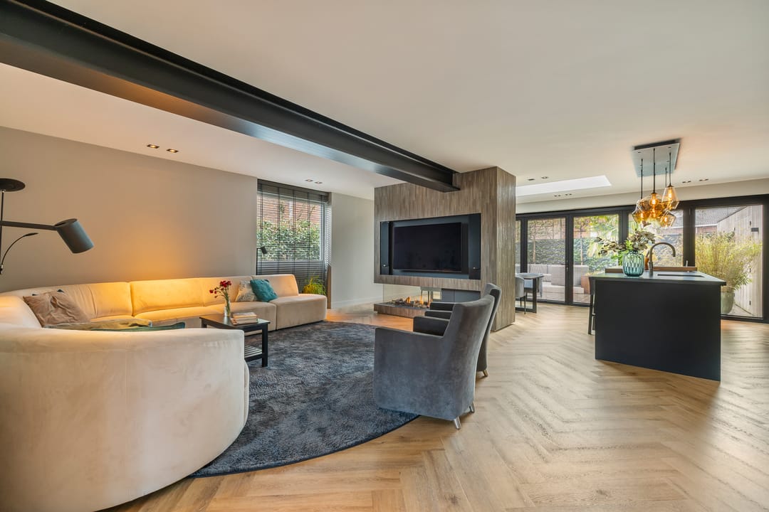 Photo 11 of Gravin Gertrude 25