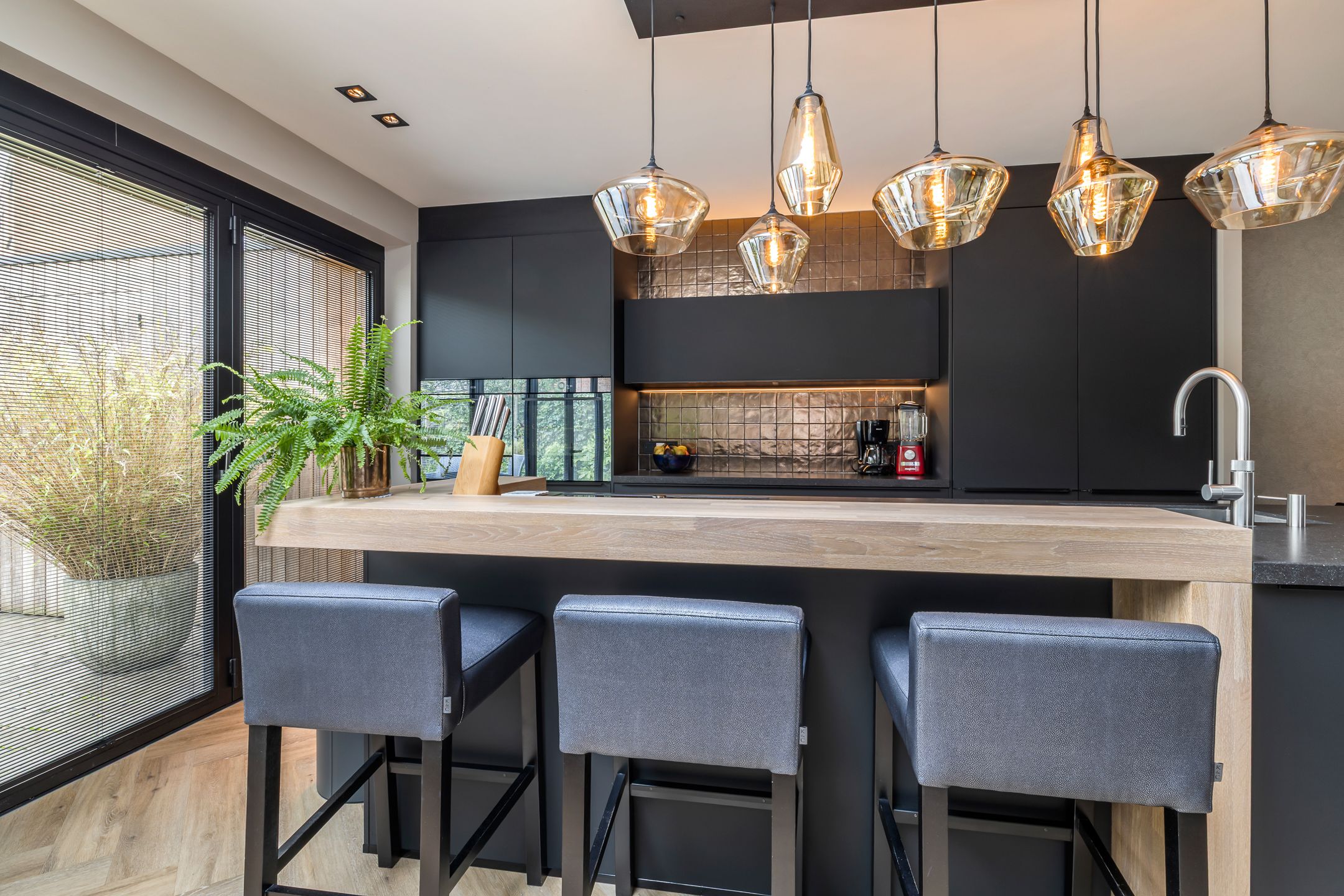 Photo 15 of Gravin Gertrude 25