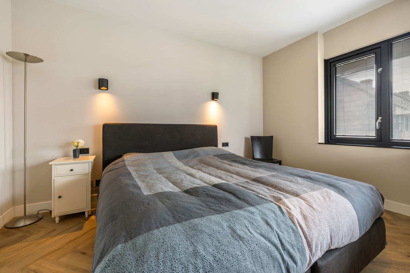 Photo 19 of Gravin Gertrude 25