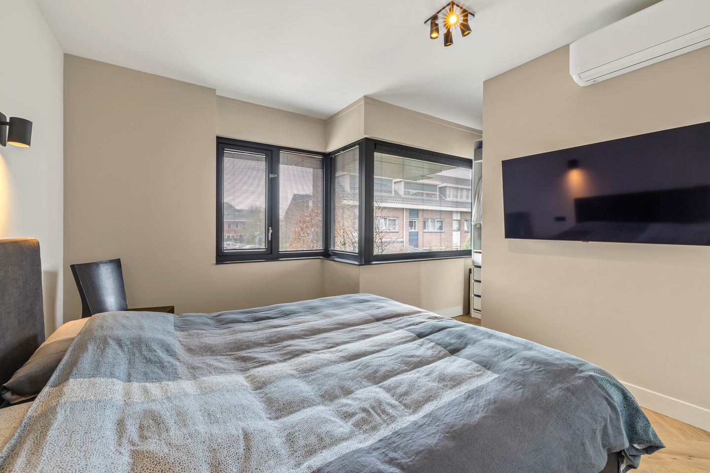 Photo 20 of Gravin Gertrude 25