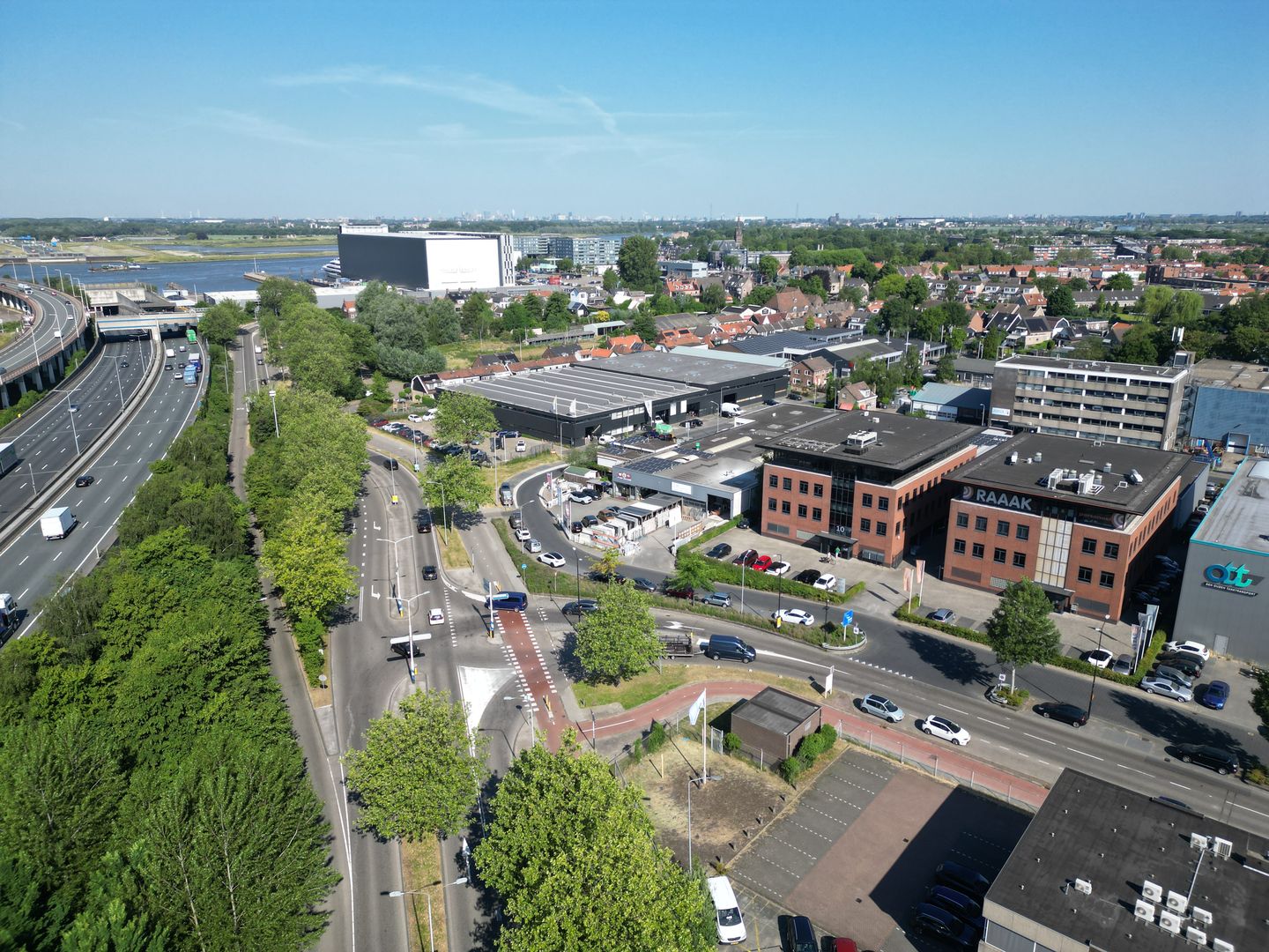 Bekijk foto 3 van Edisonweg 10