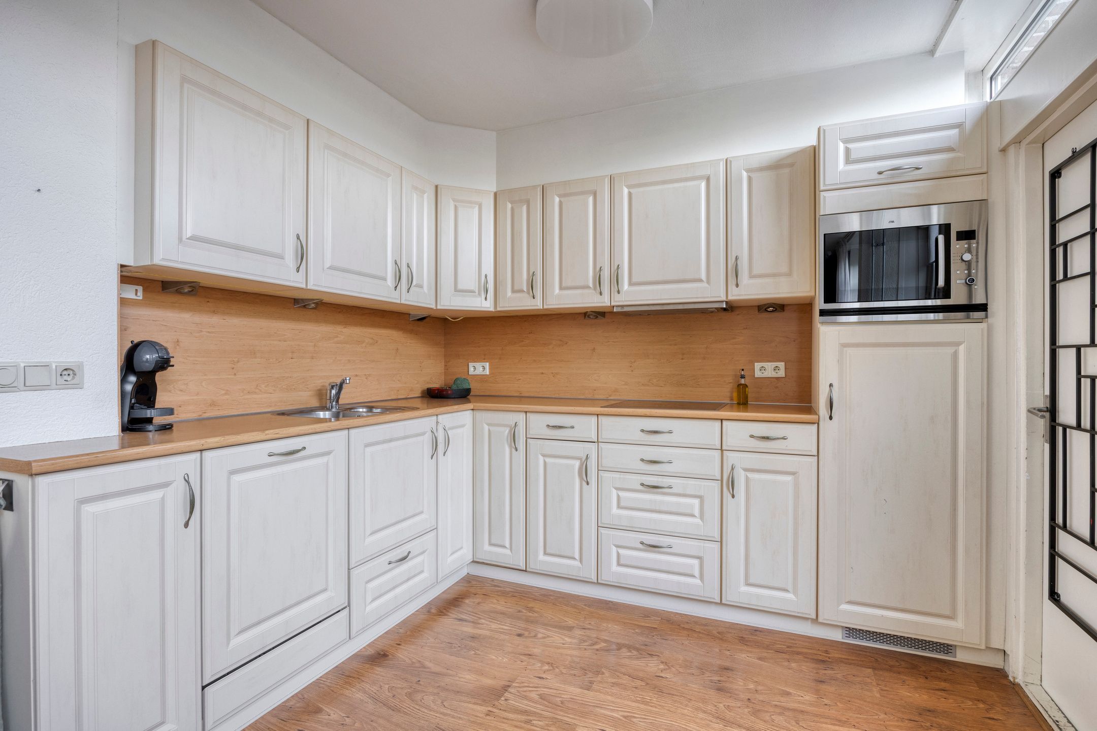 Photo 15 of Begoniastraat 3