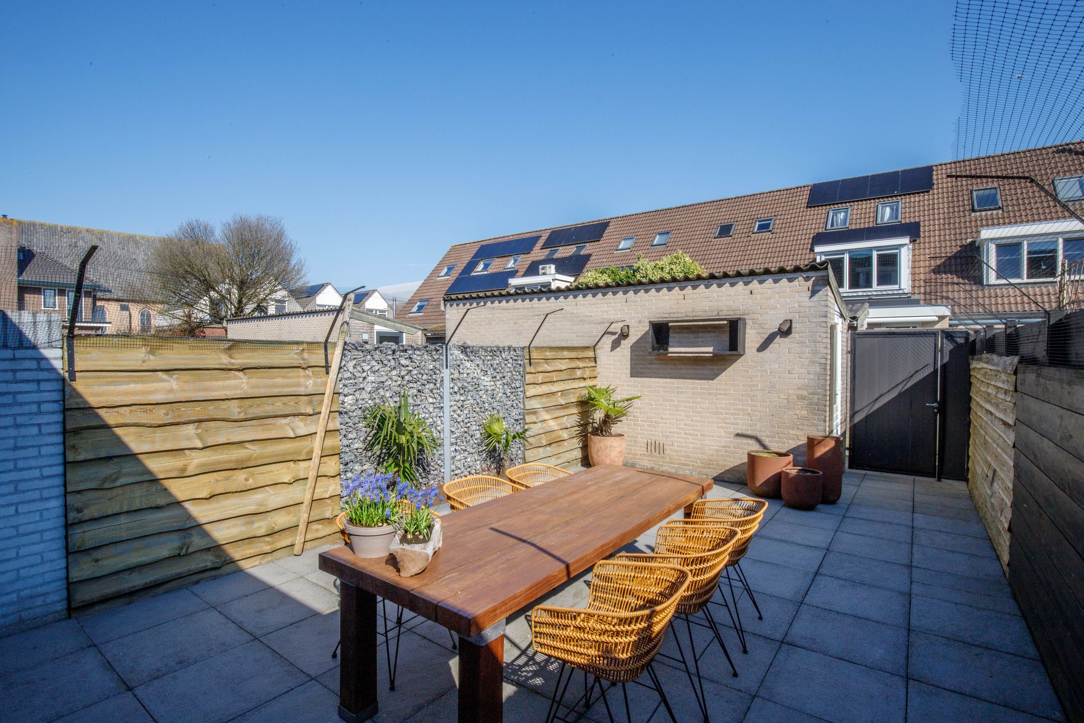 Spacious terraced house with garden and nature nearby — 64