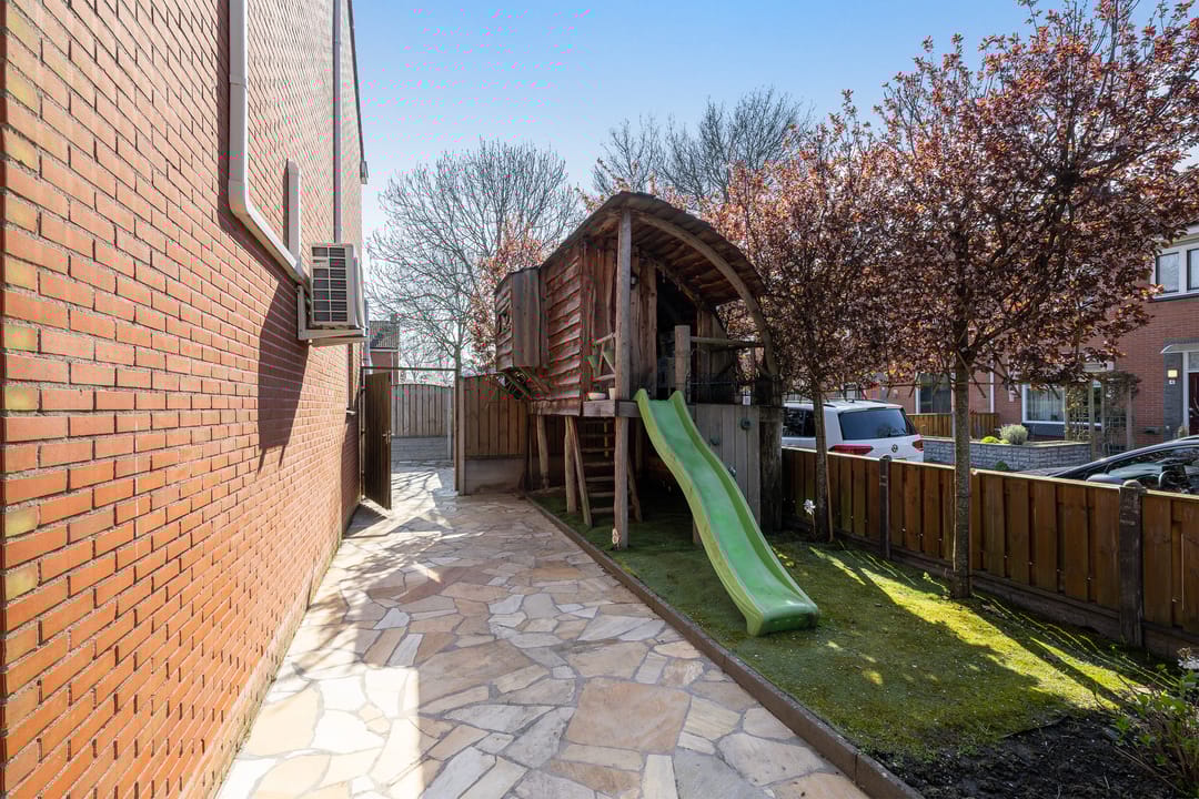 Foto 17 van van Beverningkstraat 2