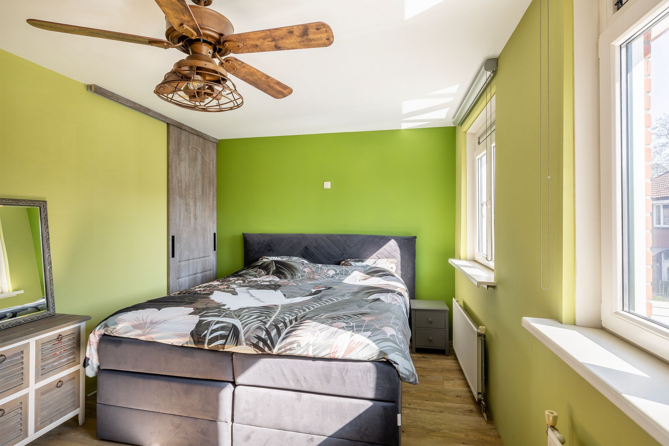 Foto 24 van van Beverningkstraat 2