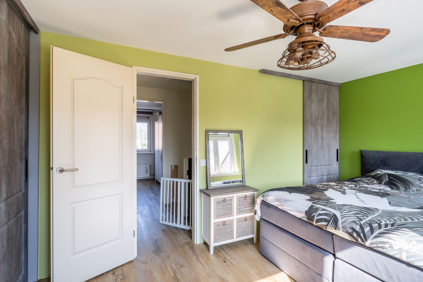 Foto 25 van van Beverningkstraat 2