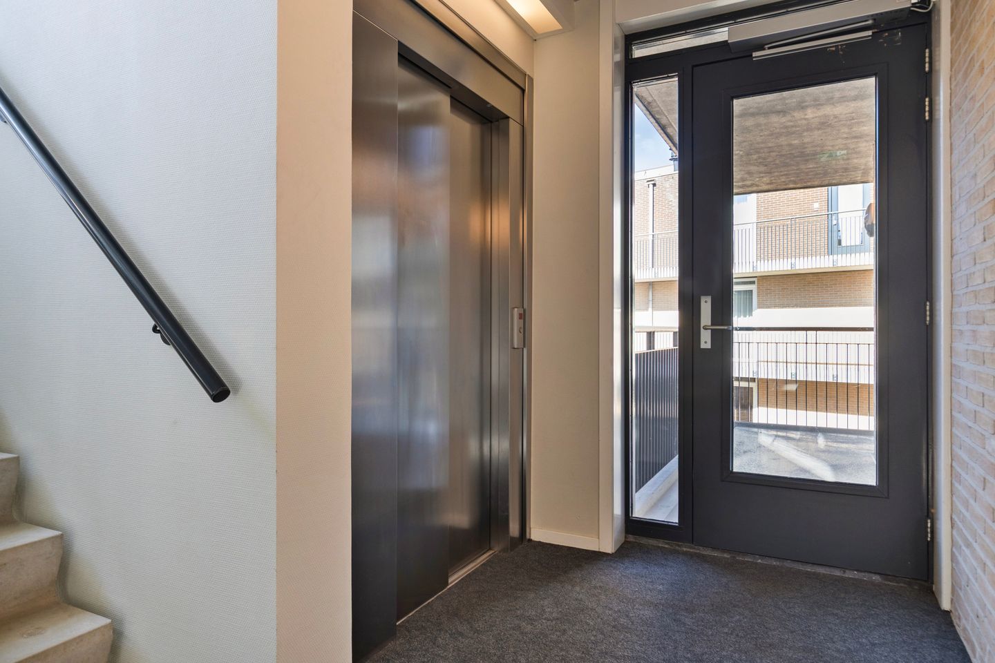 Foto 5 van Godsplein 4-J