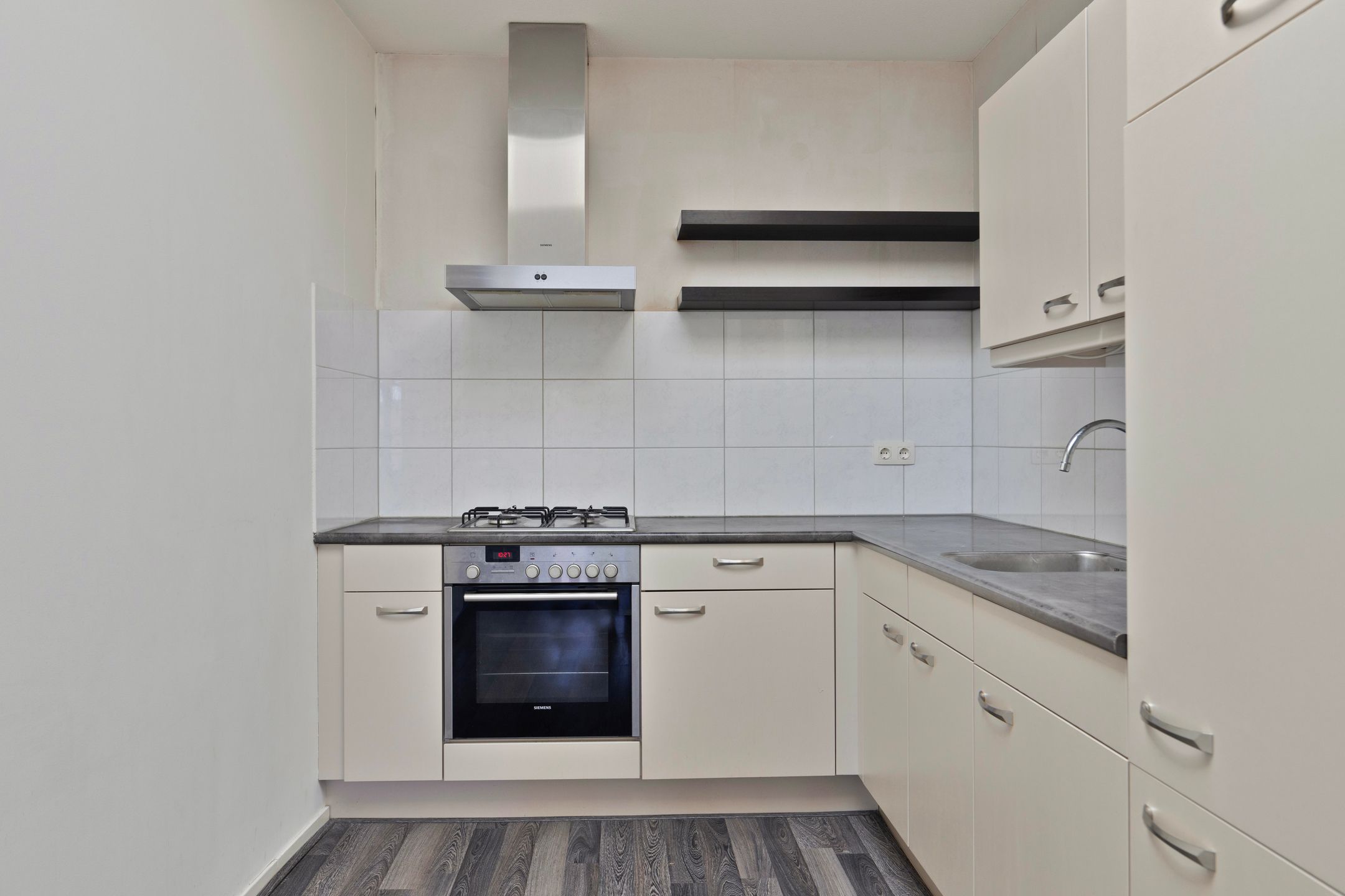 Foto 15 van Godsplein 4-J