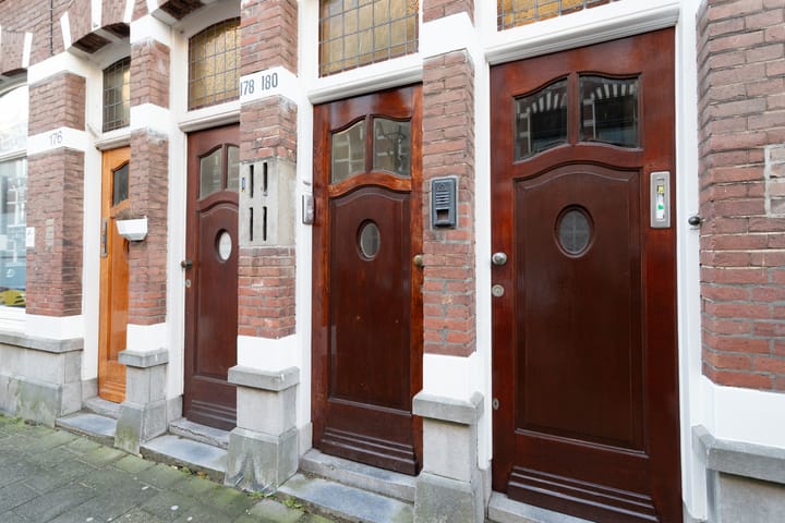 Photo 2 of Obrechtstraat 180-A
