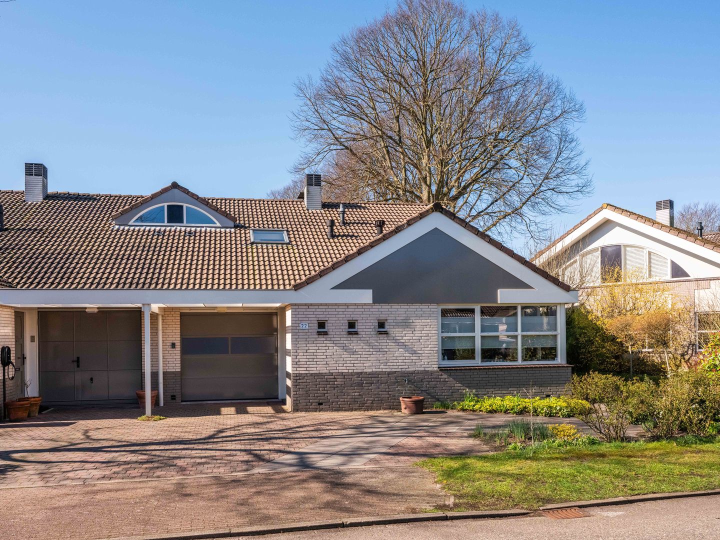 Modern Villa with Private Garage in Peaceful Green Surroundings — 35