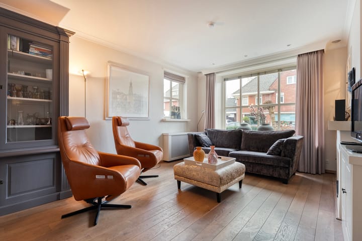 Photo 2 of Plantsoenlaan 10