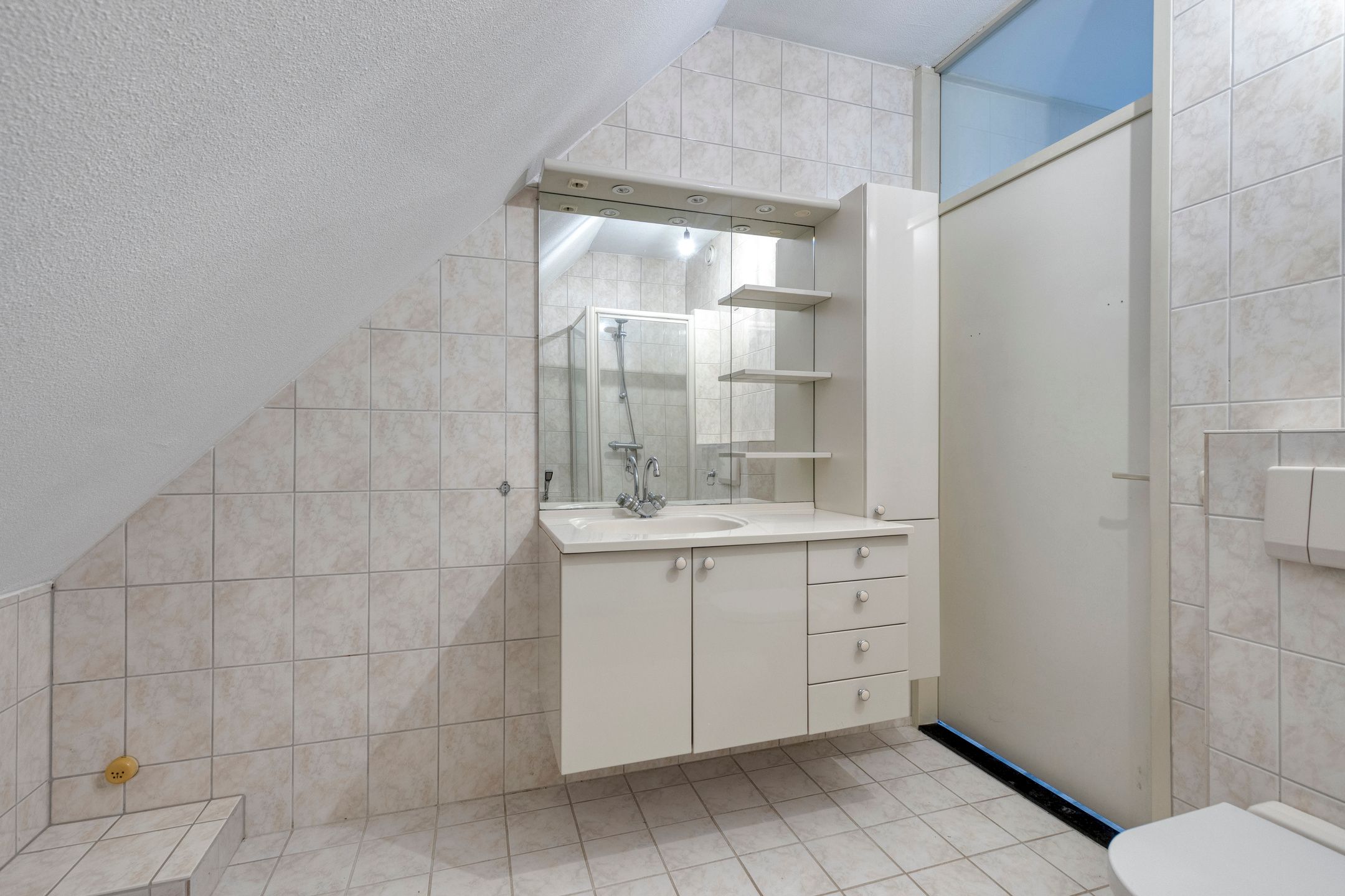 Photo 18 of Huygensstraat 38