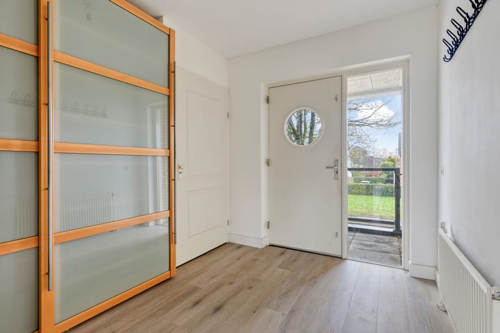 Photo 2 of Huygensstraat 38