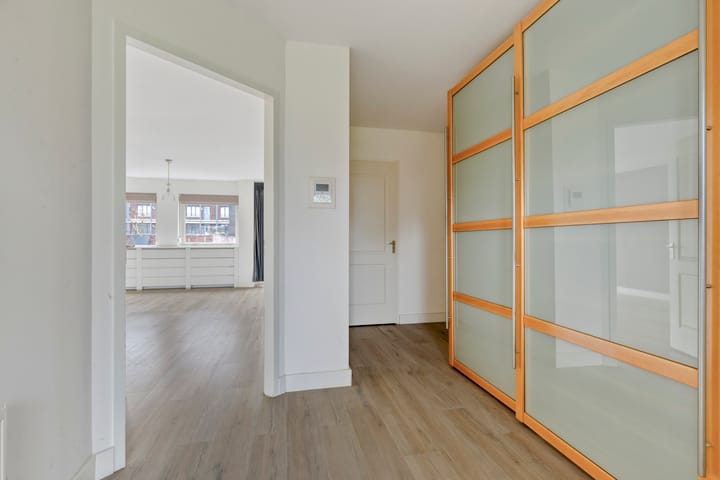 Photo 3 of Huygensstraat 38