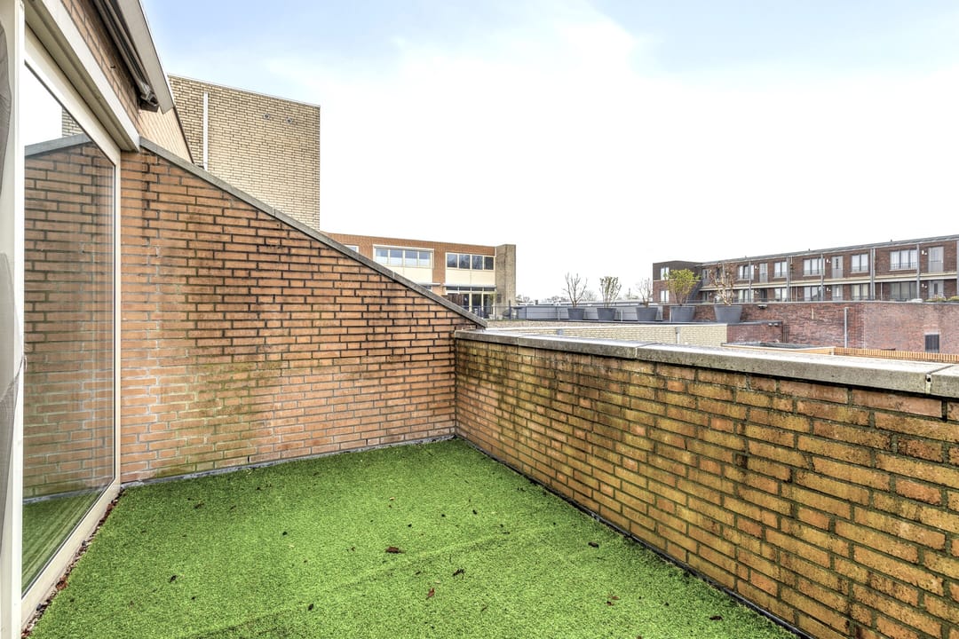 Photo 8 of Huygensstraat 38