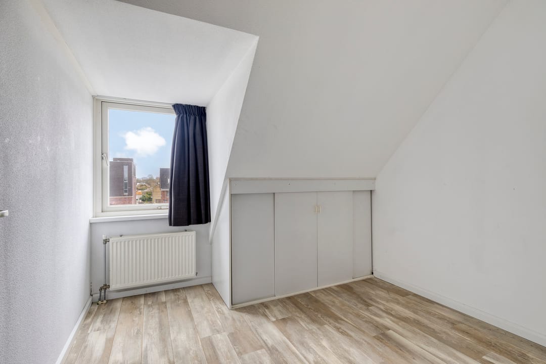 Photo 16 of Huygensstraat 38