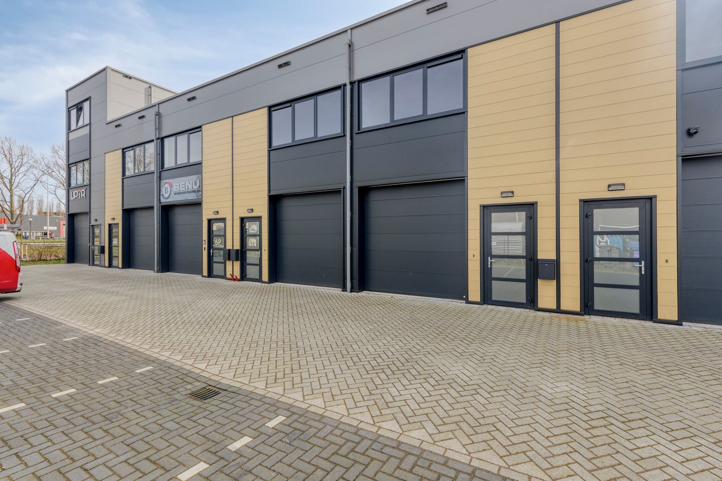 Bekijk foto 2 van Van Wamelweg 6-m