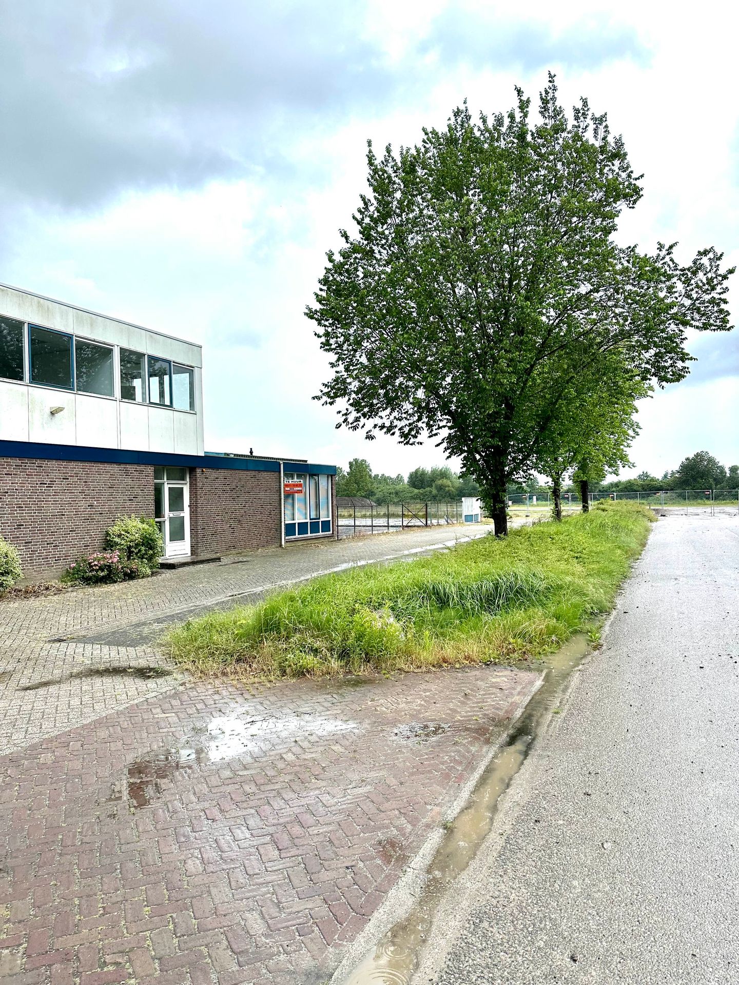 Bekijk foto 3 van Bedrijfsweg 14