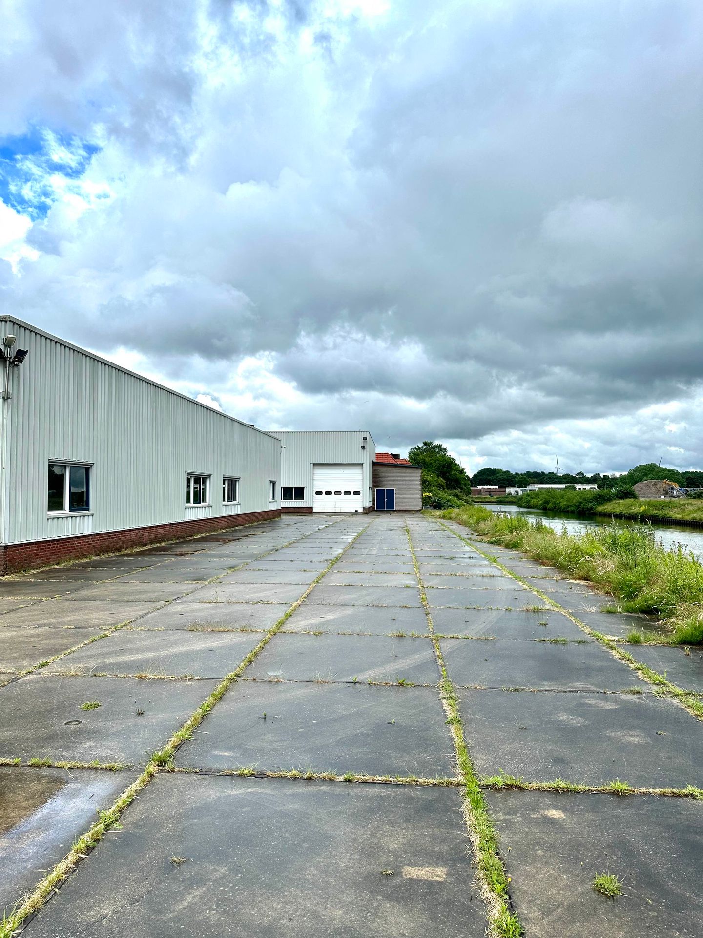 Bekijk foto 4 van Bedrijfsweg 14