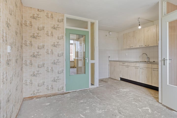 Photo 4 of Adrianastraat 118