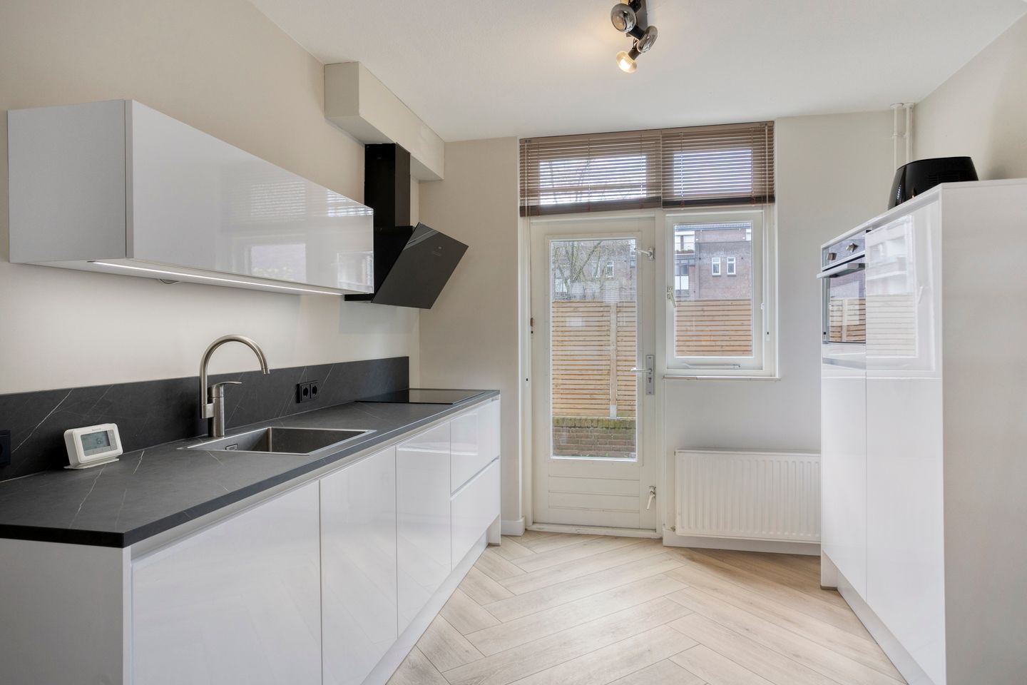 Photo 10 of Coxstraat 20