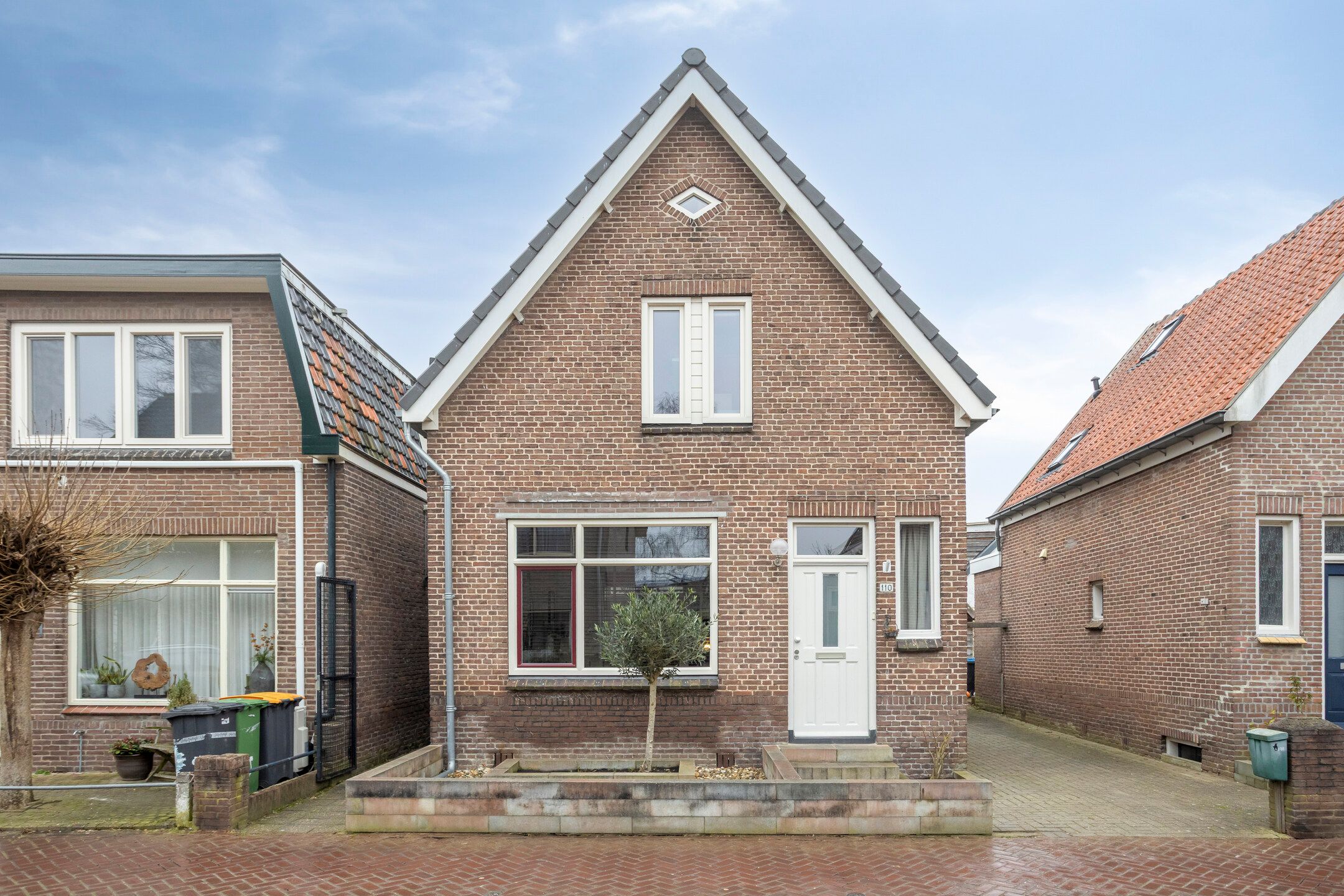 Photo 6 of Bloemstraat 110