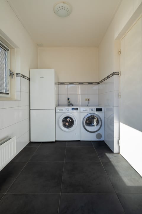 Foto 21 van Beneluxstraat 1