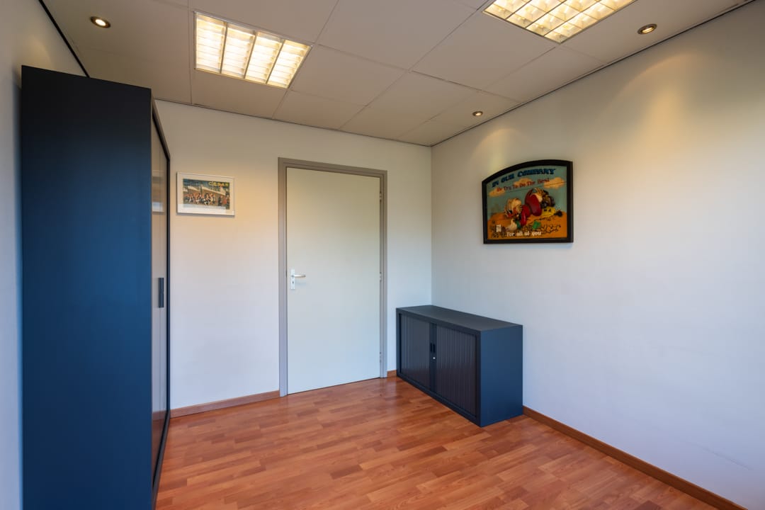 Foto 32 van Beneluxstraat 1