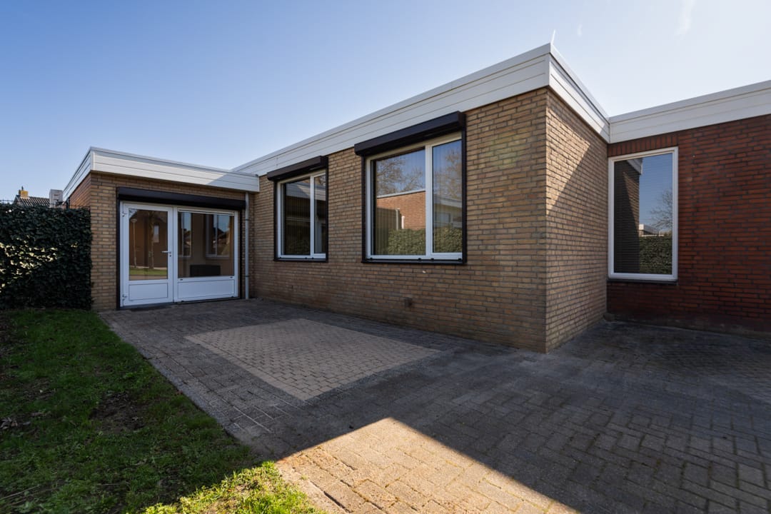 Foto 48 van Beneluxstraat 1