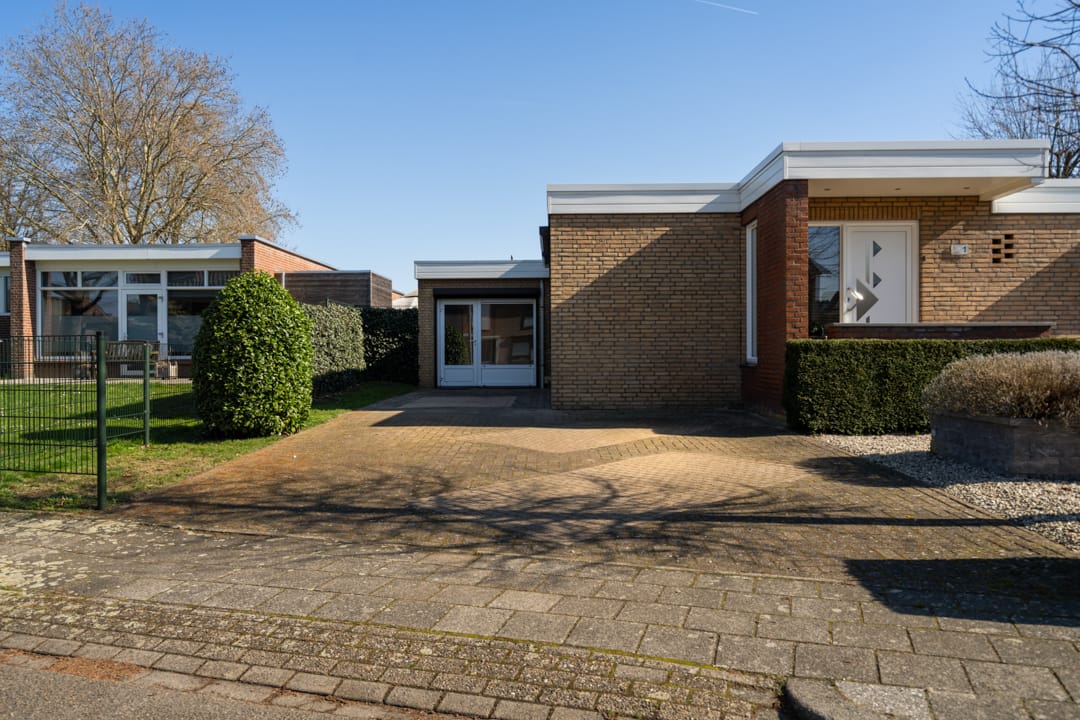 Foto 50 van Beneluxstraat 1