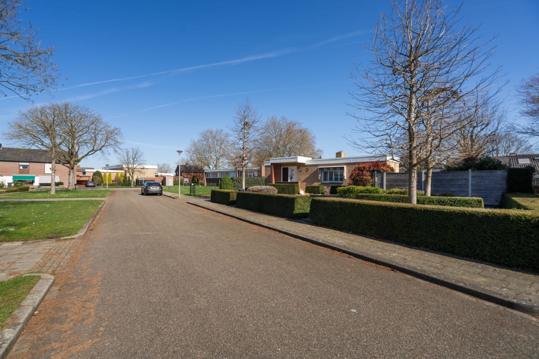 Foto 53 van Beneluxstraat 1