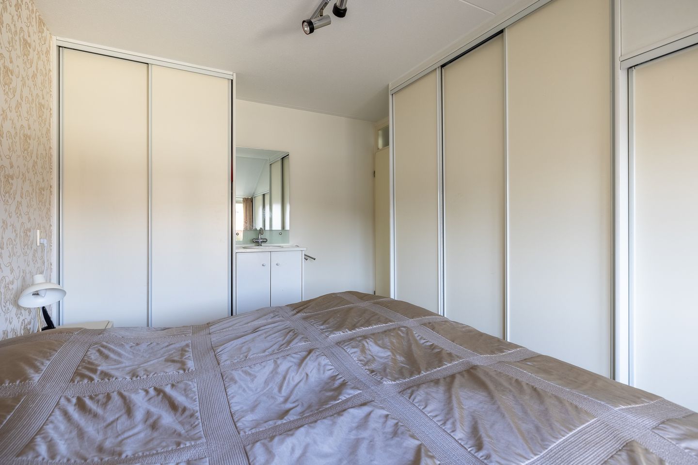 Photo 35 of Burgemeester de Bruijnstraat 65