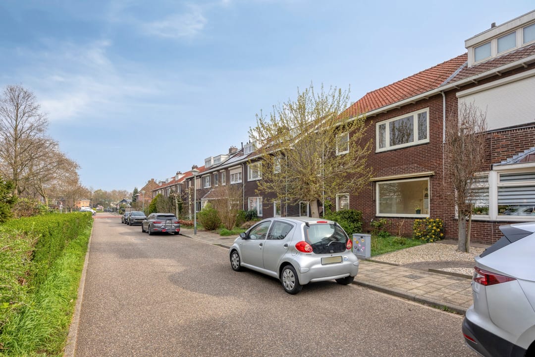 Photo 2 of Bredeweg 45