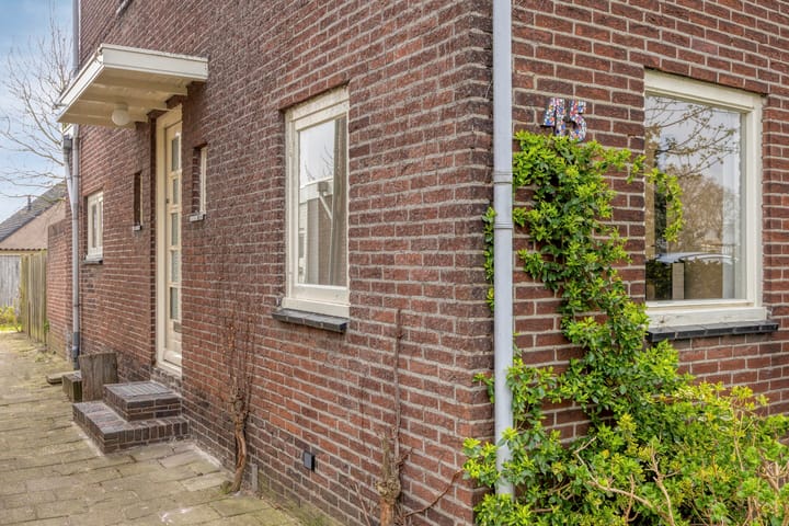 Photo 4 of Bredeweg 45