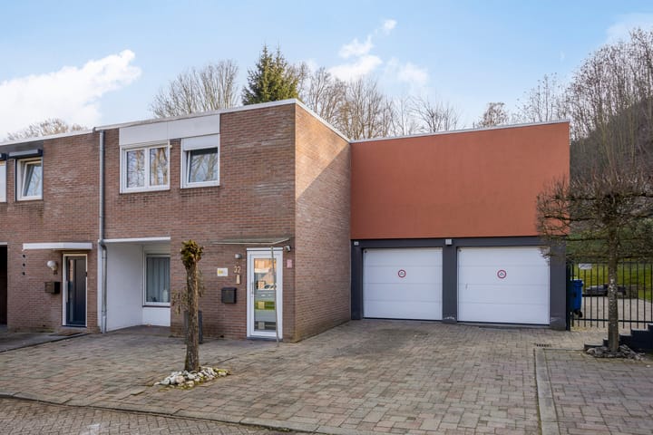 Photo 3 of Hagenroderstraat 32