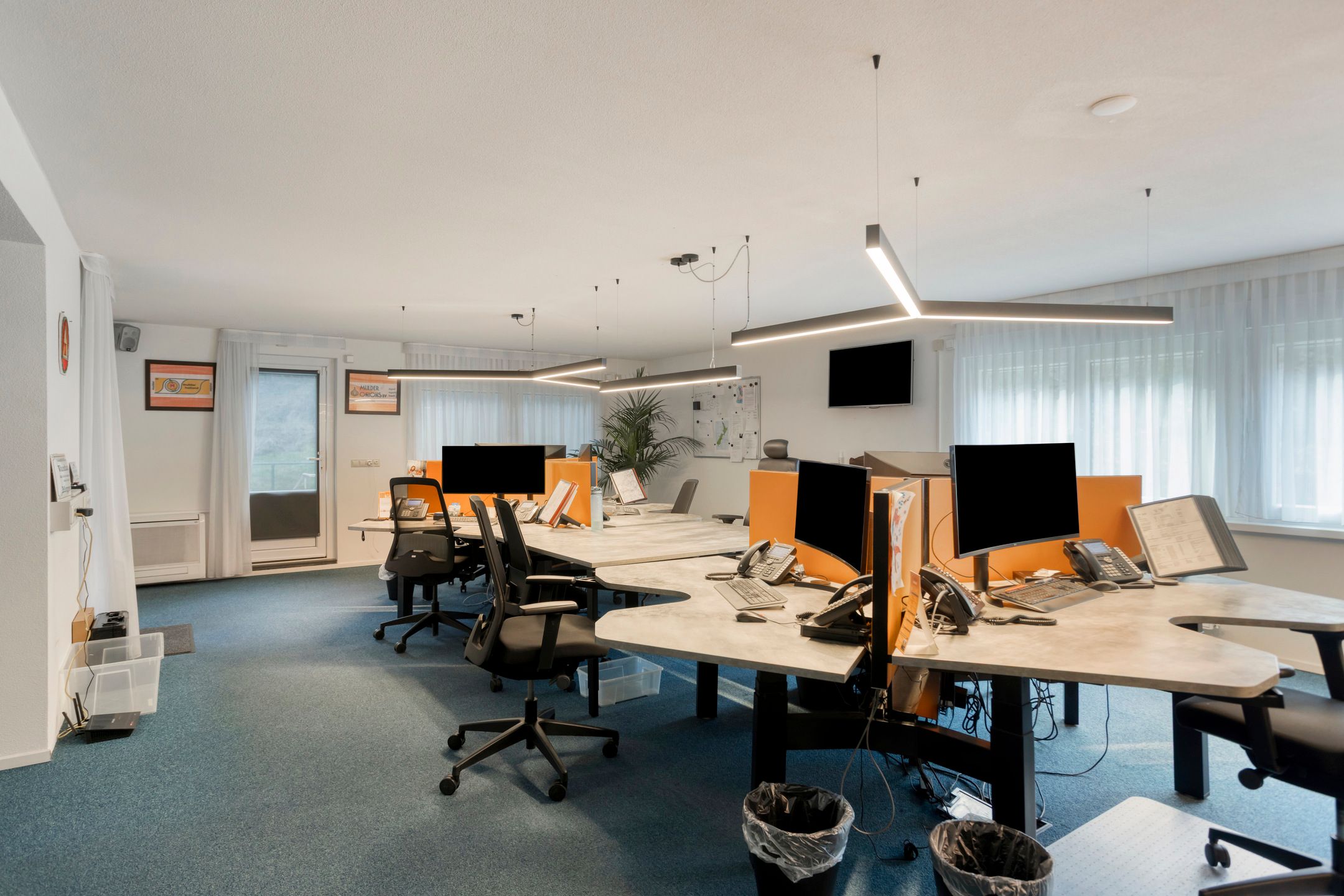Spacious Residence with Double Garage and Basement — 18