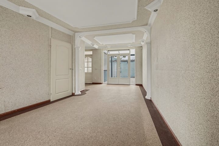 Photo 4 of Newtonplein 18