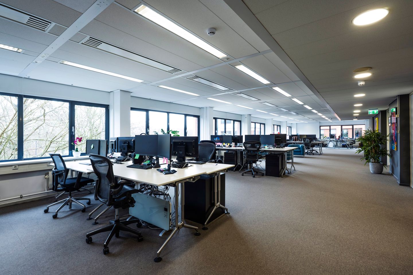 View photo 3 of Stroombaan 6