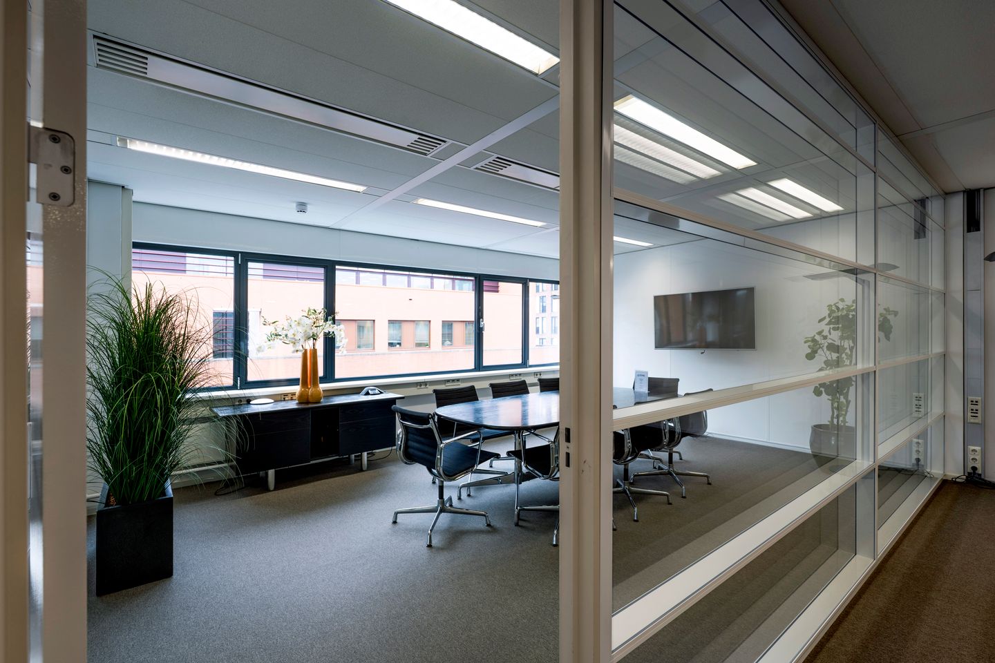 View photo 4 of Stroombaan 6