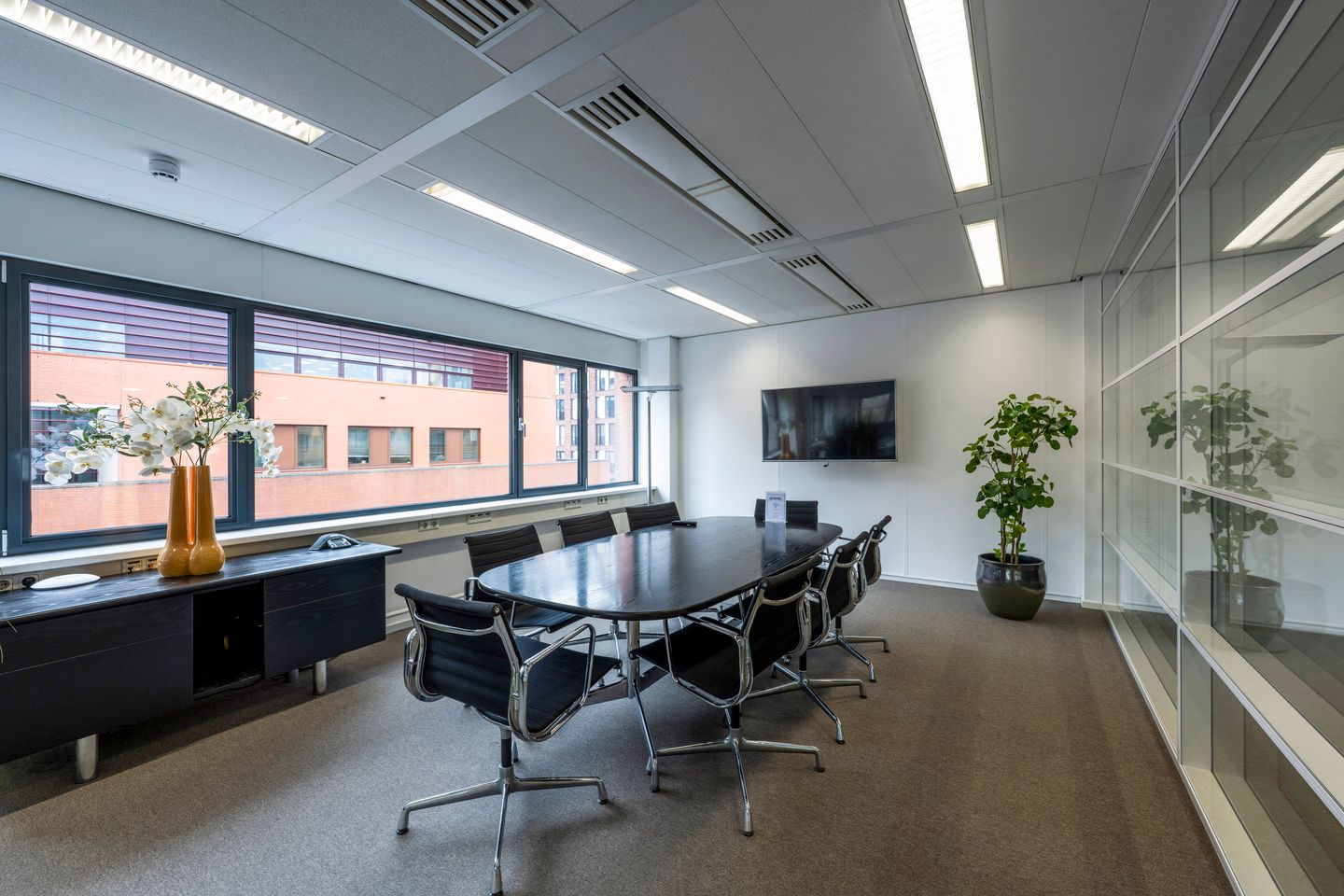 View photo 5 of Stroombaan 6