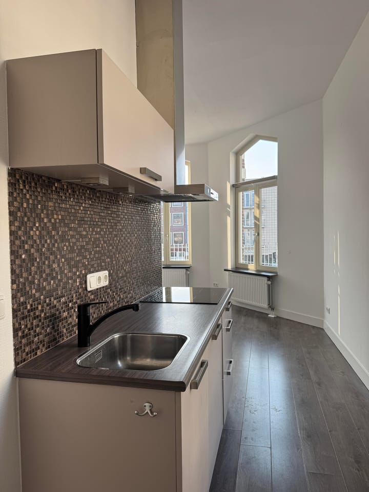 Photo 2 of van Welderenstraat 129