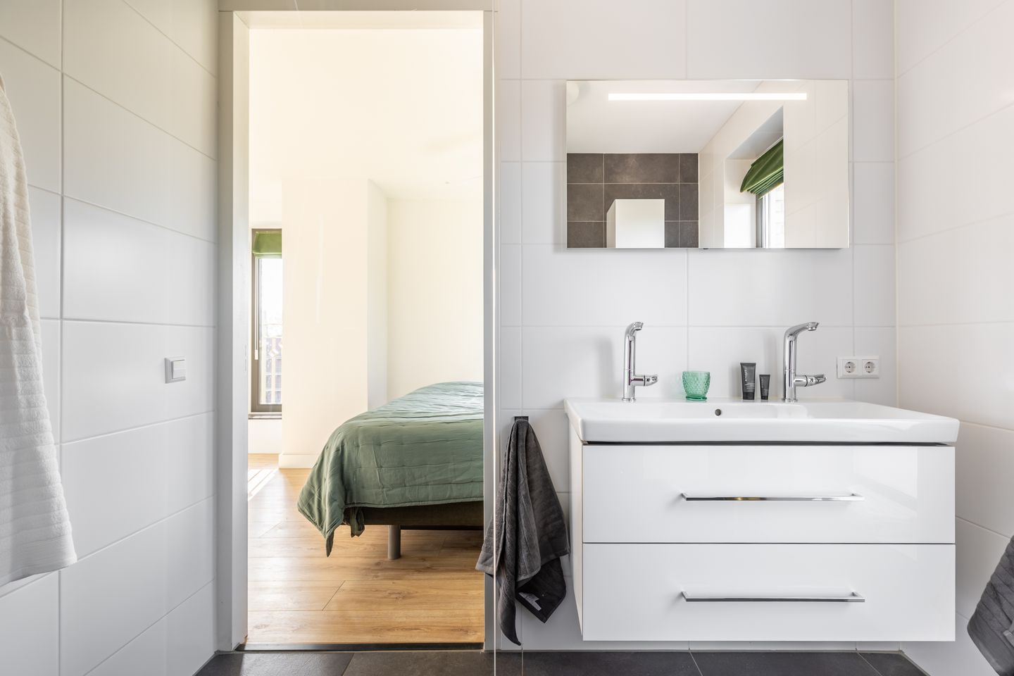 Luxe 6-kamer hoekwoning met 2 terrassen en 2 parkeerplaatsen — 33