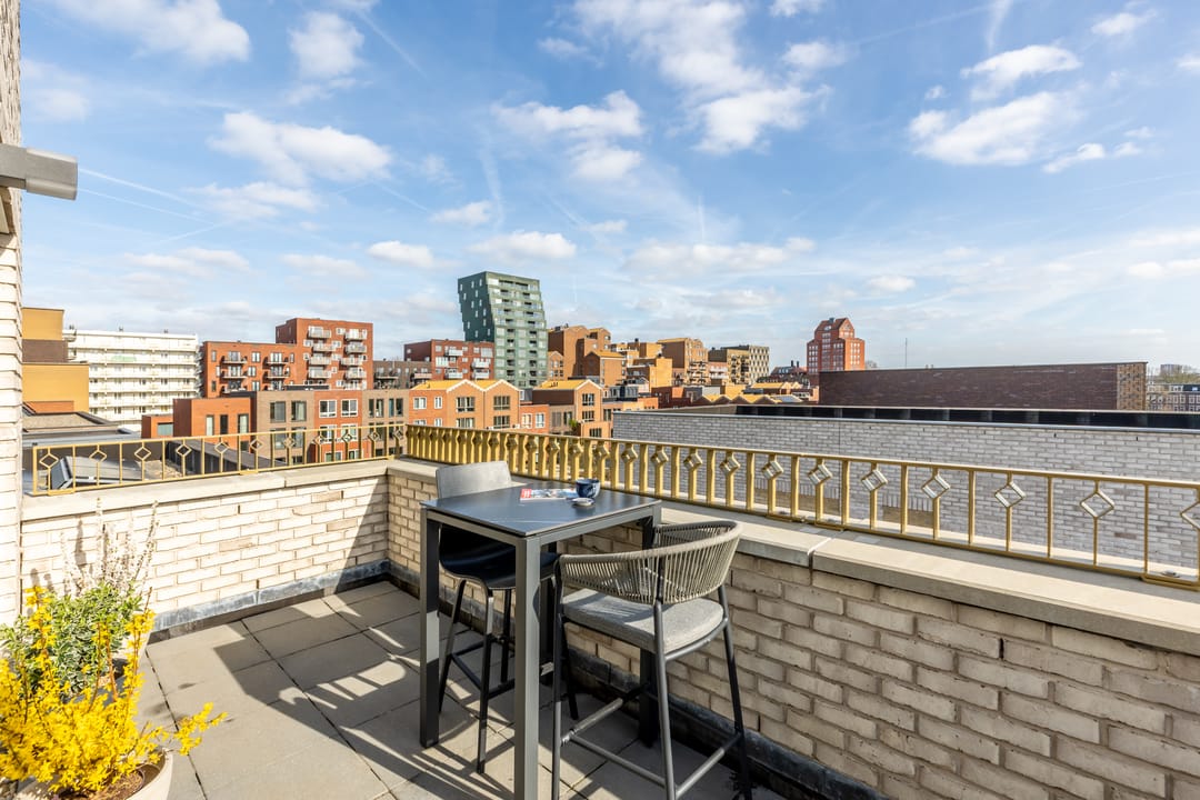 Luxe 6-kamer hoekwoning met 2 terrassen en 2 parkeerplaatsen — 36