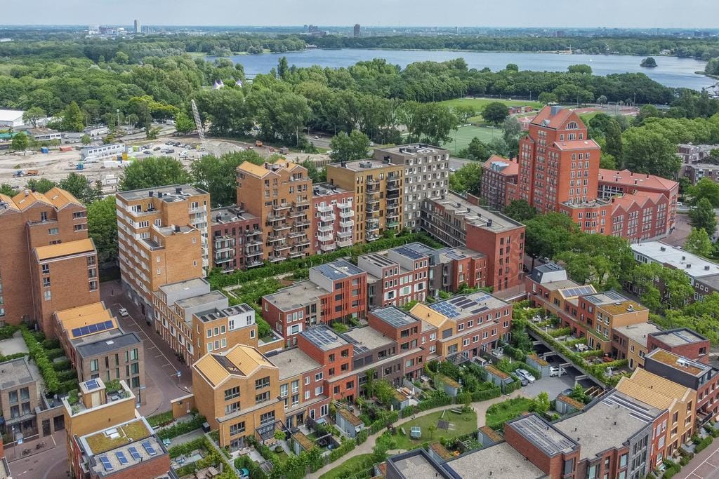 Luxe 6-kamer hoekwoning met 2 terrassen en 2 parkeerplaatsen — 47